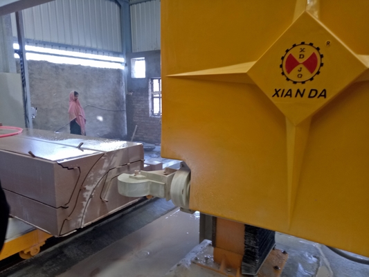 Table 360° Rotating Diamond Wire Saw Machine For Precise Stone Cutting