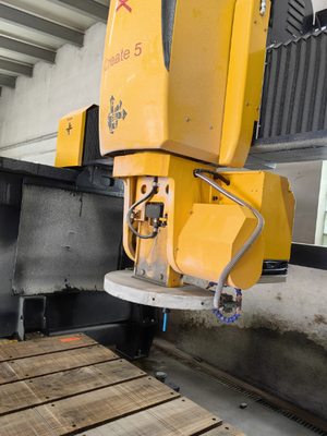 5 Axis Automatic Bridge Saw Cutting Machine For Granite Profiling Cutting
