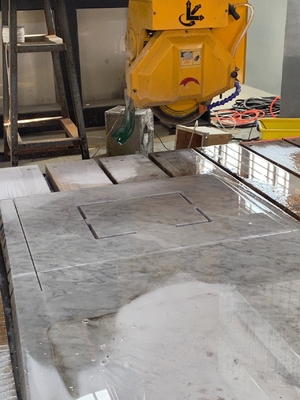 Xianda Bridge Saw Cutting Machine For Profiling Automatic Table Movement