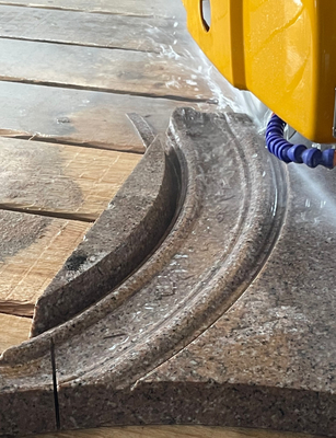Powerful 5 Axis Stone Bridge Cutting Machine For Special Shape Arbitrary-shaped Lines