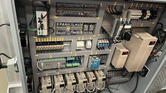 CE   5-Axis Bridge Stone Cutter Italian DDX  System  900mm Saw Blade with Optional Protective Silding Door