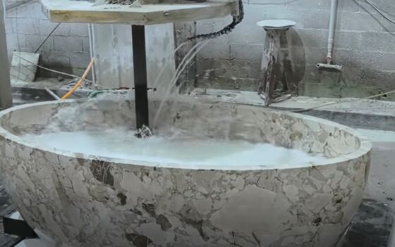 5-Axis CNC Router Bridge Saw Cutting Machine with 5-Axis Simultaneous Control, 20 kW BT40 Spindle, and Hybrid Table Design