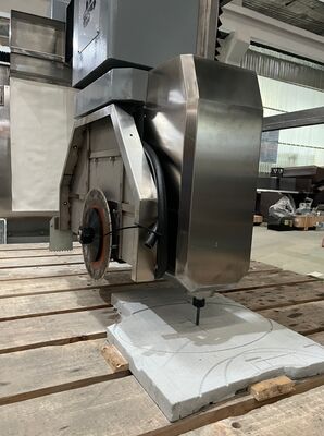 5-Axis Bridge Stone Cutter with Italian DDX System, 900mm Saw Blade, and ±0.1 mm Cutting Accuracy