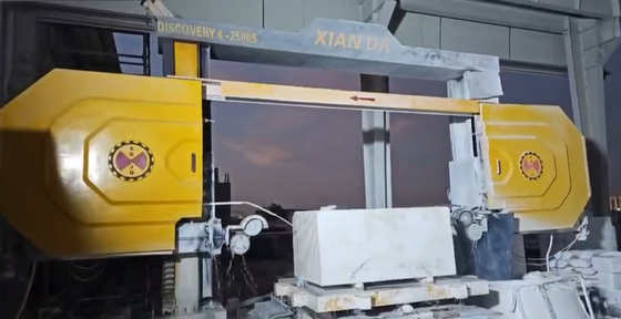 Xianda 4-Axis CNC Diamond Wire Saw Machine with 360° Servo-Rotary Table and 20-Ton Load Capacity for Stone Cutting
