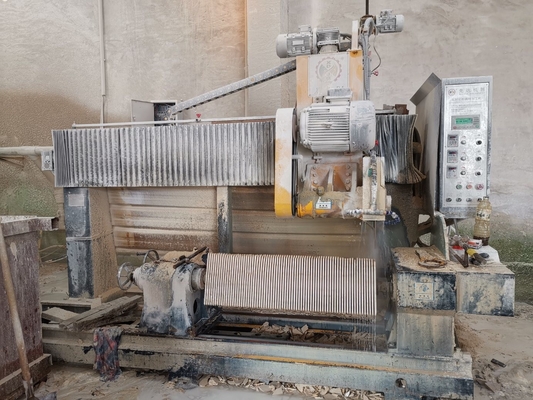 CNC Solid 380V Column Cutting Machine 200x3500mm